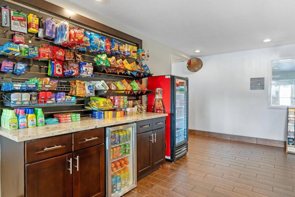 Comfort Inn & Suites Sacramento – University Area фото 25