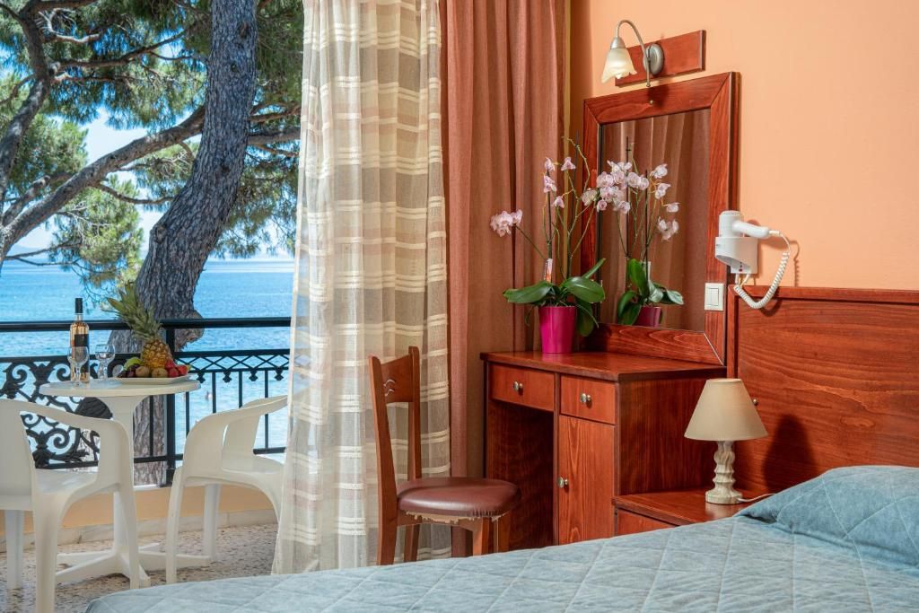 Castello Beach Hotel фото 14