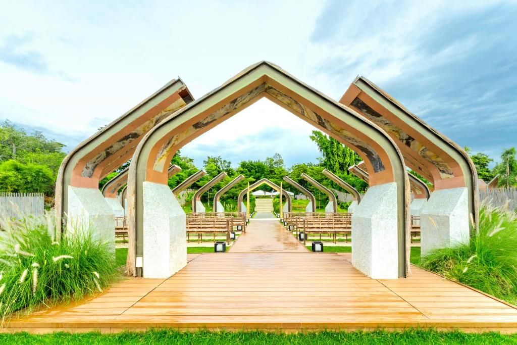 Savoy Hotel Mactan Newtown фото 23