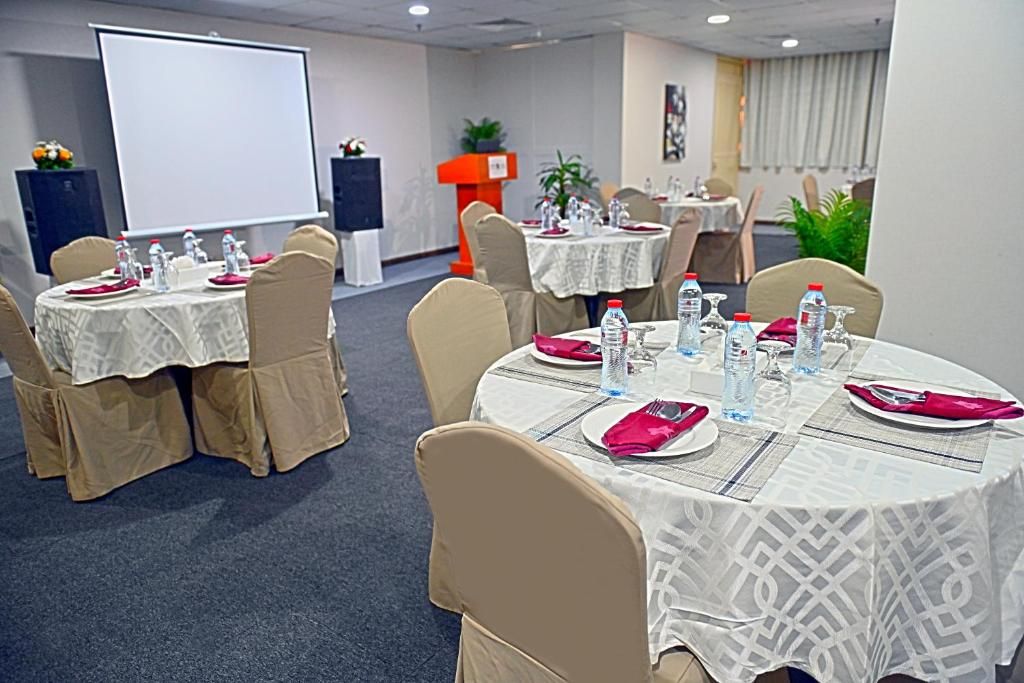 Ewan Ajman Suites Hotel фото 15