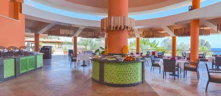 Фото отеля Xperience Hill Top Resort