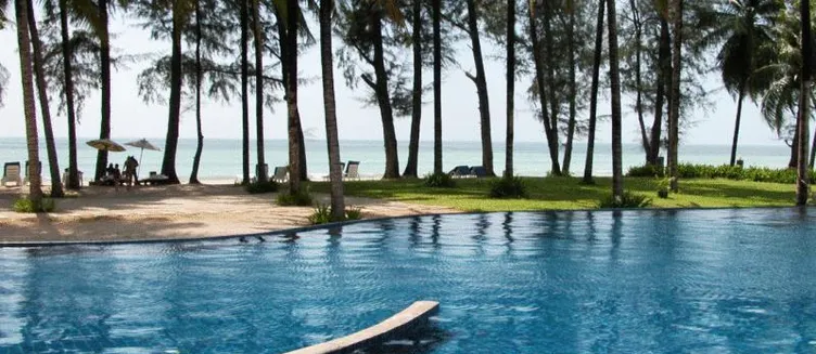 Фото отеля Royal Bangsak Beach Resort
