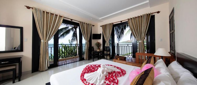 Фото отеля Hon Rom Central Beach Resort