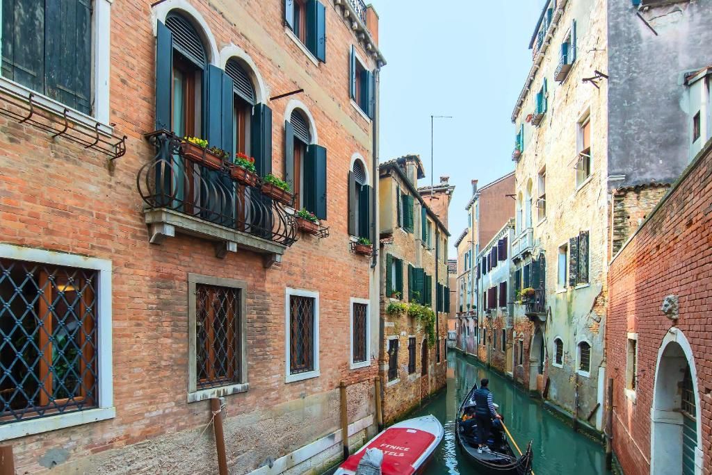 Hotel La Fenice et Des Artistes фото 33