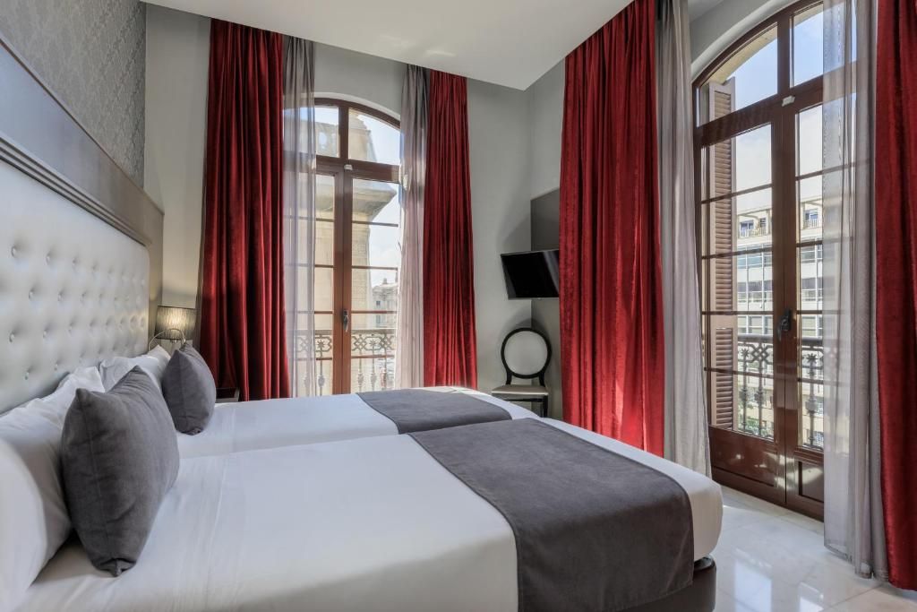 Hotel Ciutadella фото 29