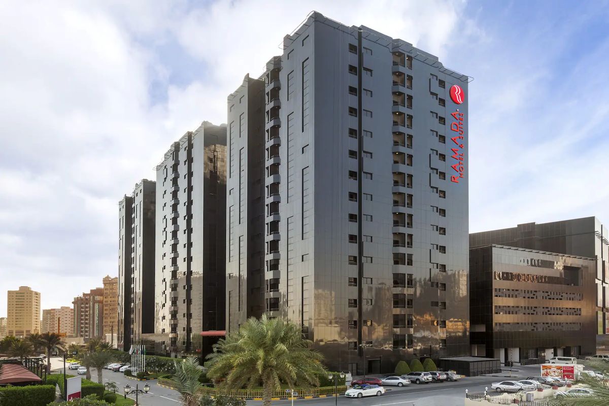Ramada Hotel & Suites by Wyndham Ajman фото 0