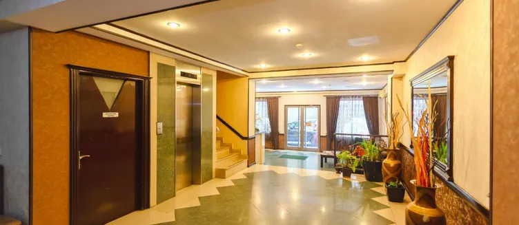 Фото отеля Diplomat Hotel
