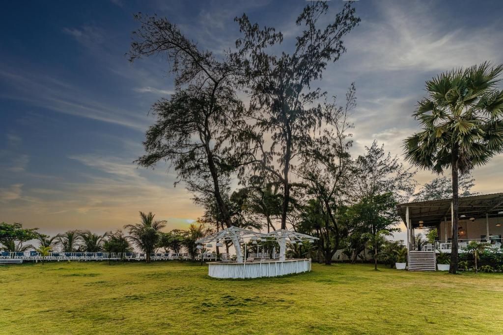 Foxoso La Beach Resort фото 35