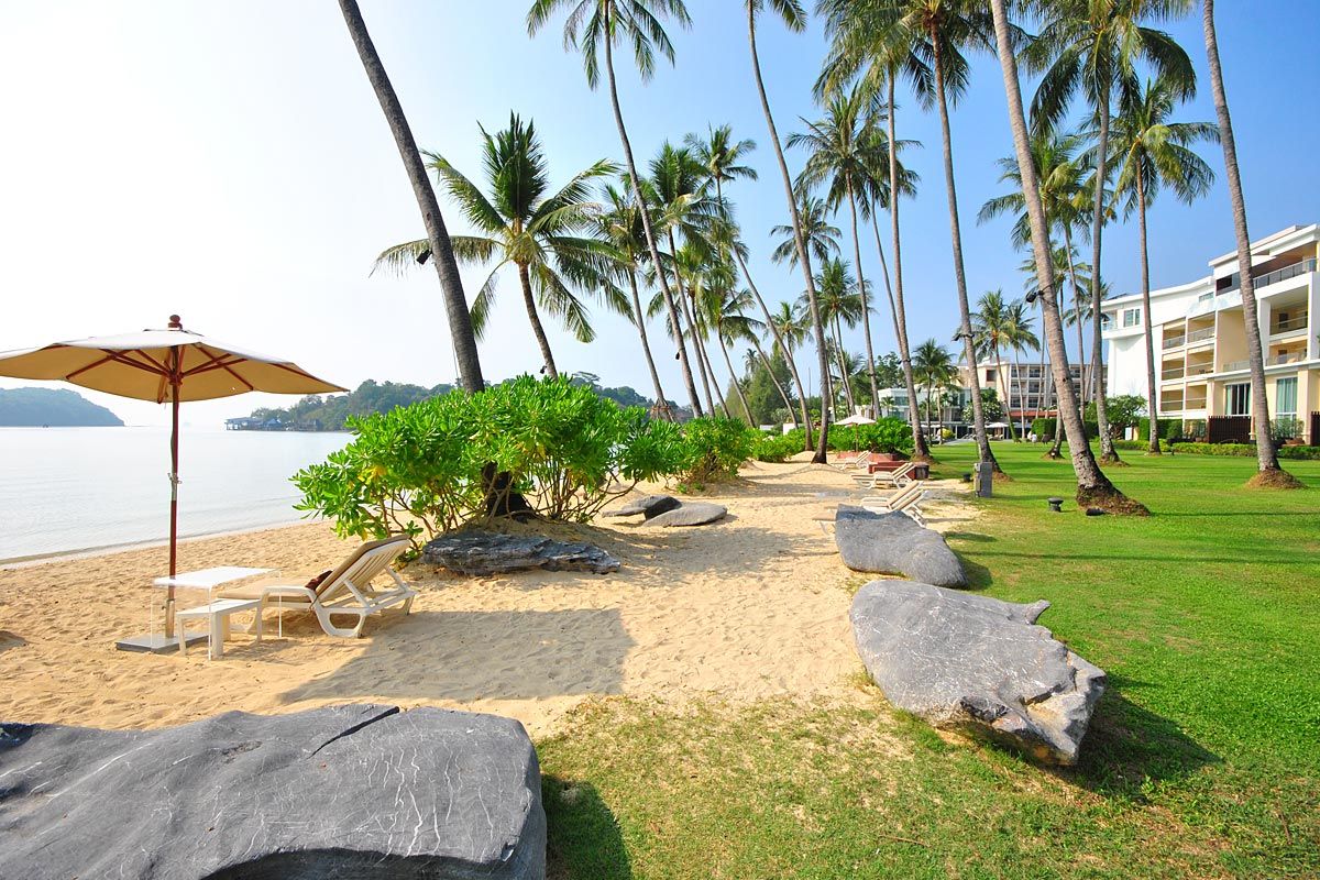 Phuket Panwa Beachfront Resort фото 9