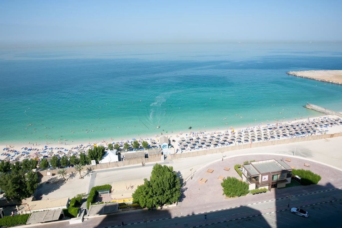 Ramada by Wyndham Beach Hotel Ajman фото 20