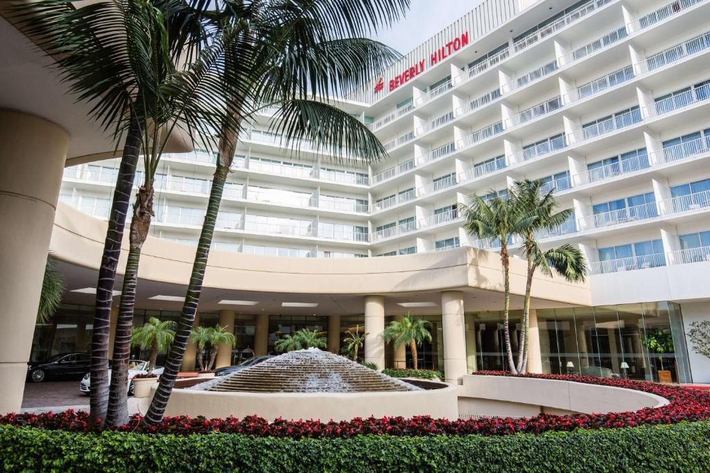 Beverly Hilton фото 0