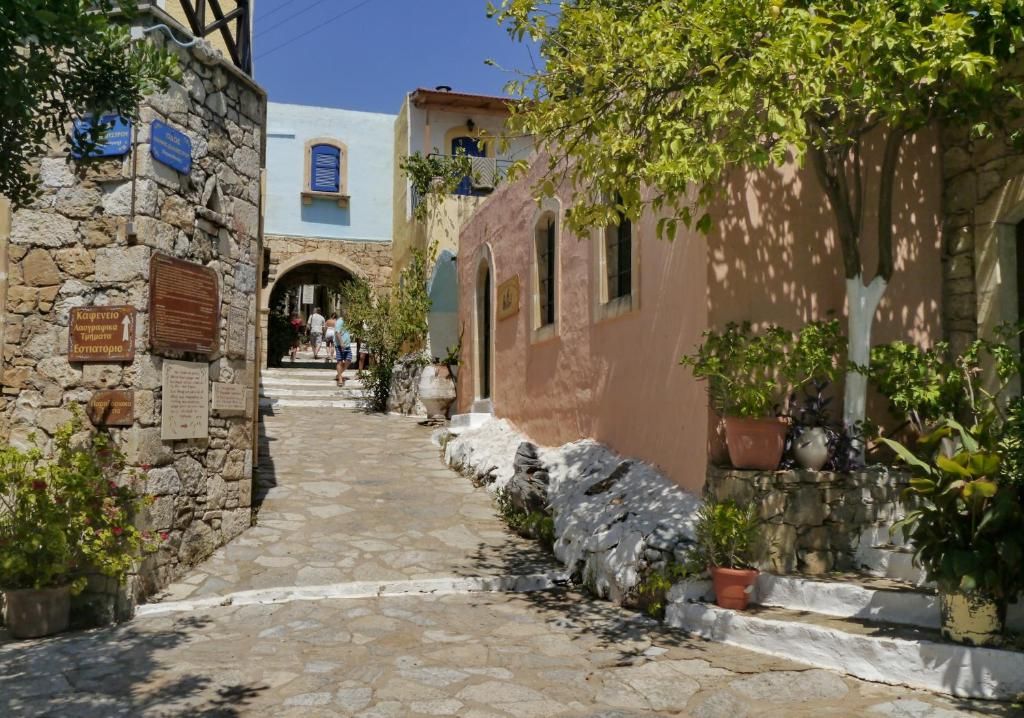 Arolithos Traditional Cretan Village фото 16