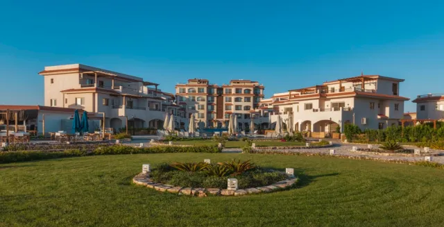 Фото отеля Aqua Heneish Beach Resort