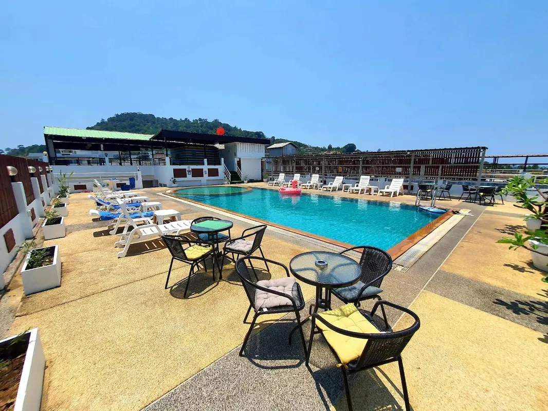 Issara Patong Beach фото 7
