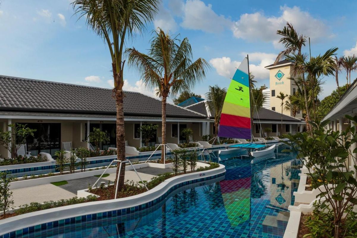Tuana Hotels Brook Pool Access фото 6