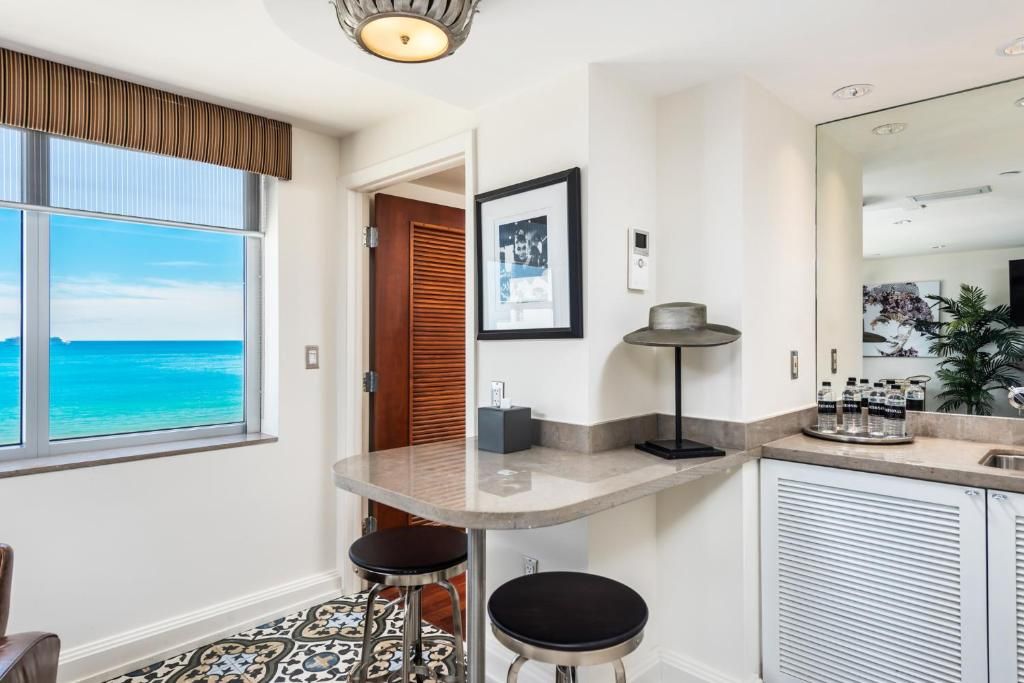 The National Hotel, An Adult Only Oceanfront Resort фото 6