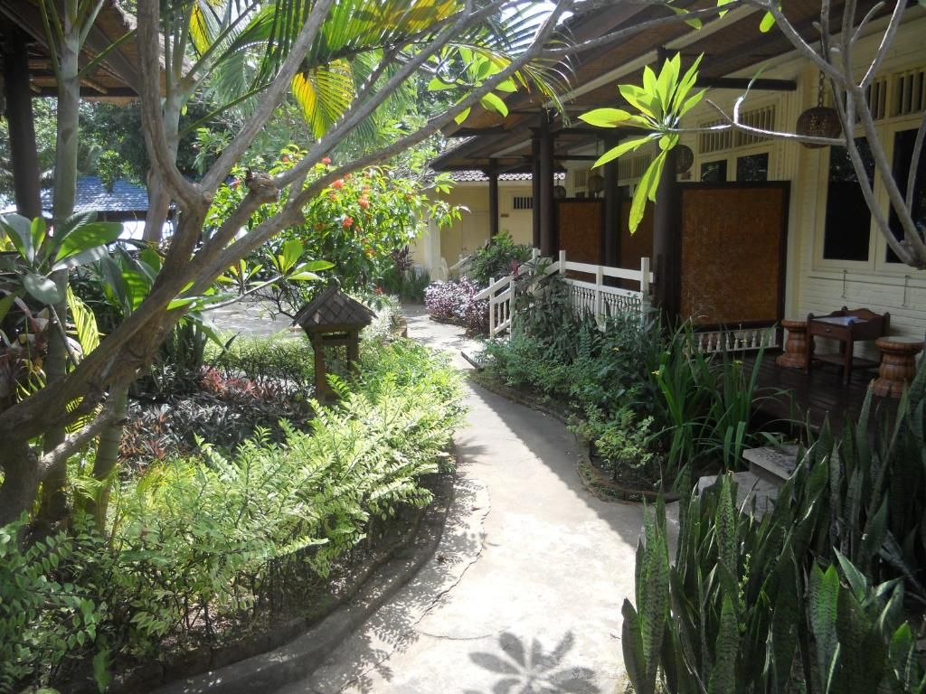 Bali Lovina Beach Cottage фото 24