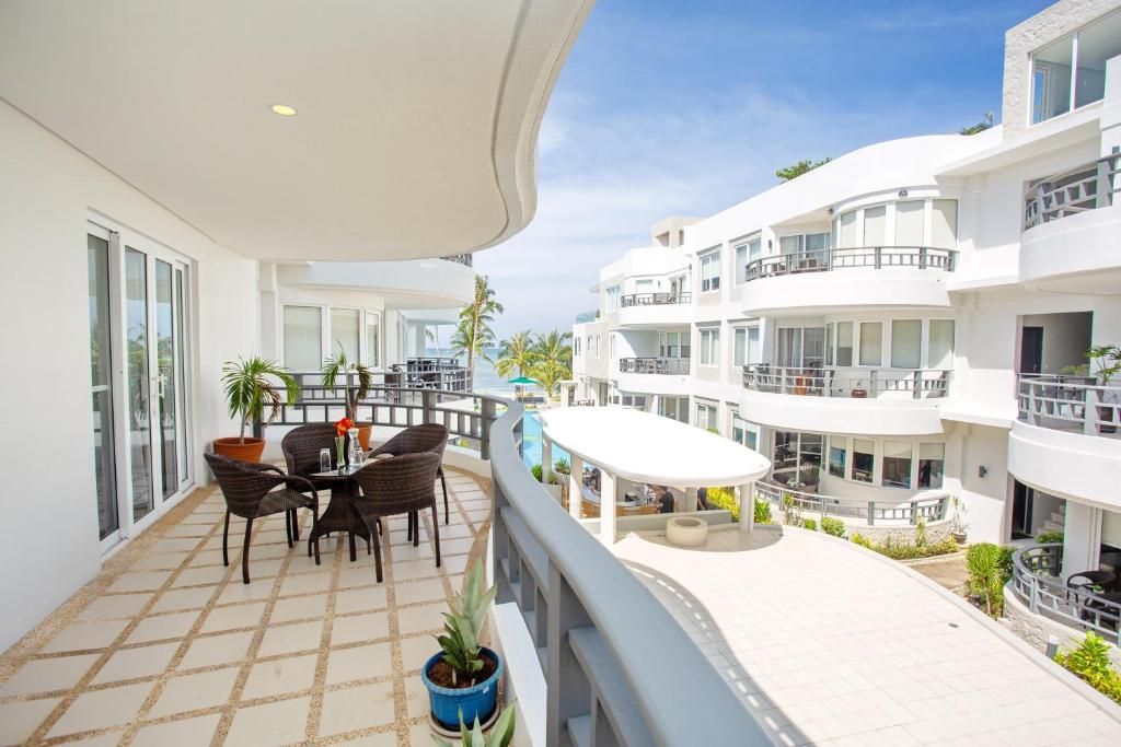 7 Stones Boracay Suites фото 77