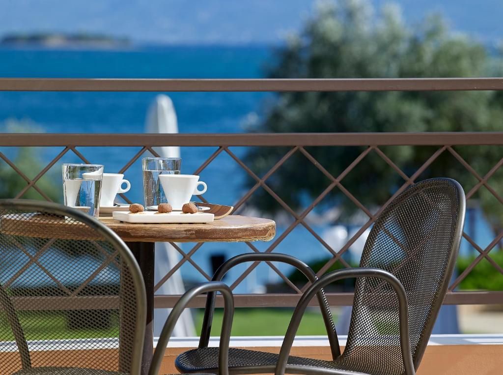 Avantis Suites Hotel фото 25