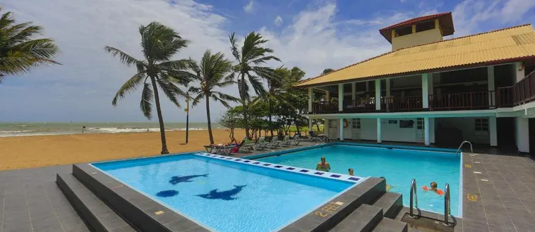 Фото отеля Catamaran Beach Hotel