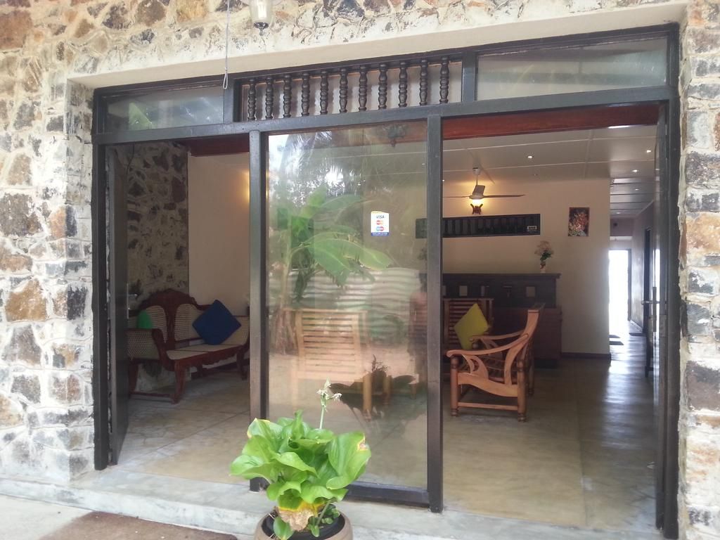 Thiranagama Beach Hotel фото 0