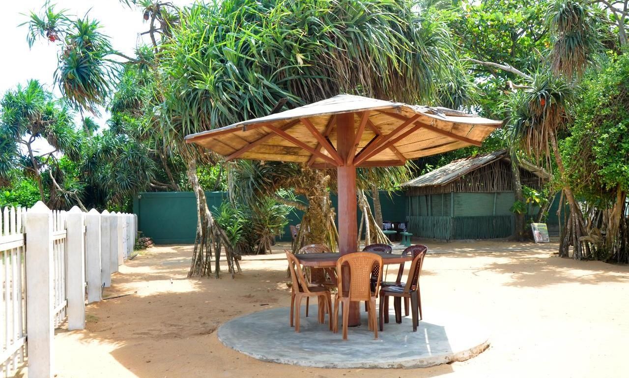 Green Shadows Beach Hotel фото 9