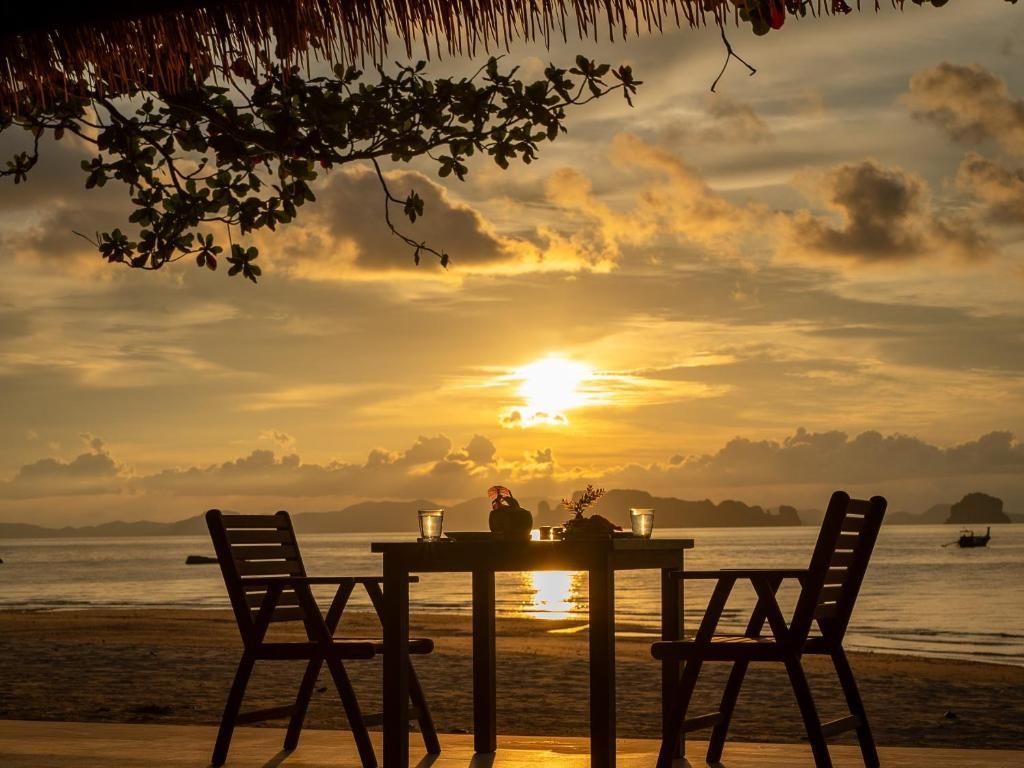 Tup Kaek Sunset Beach Resort & Spa фото 59