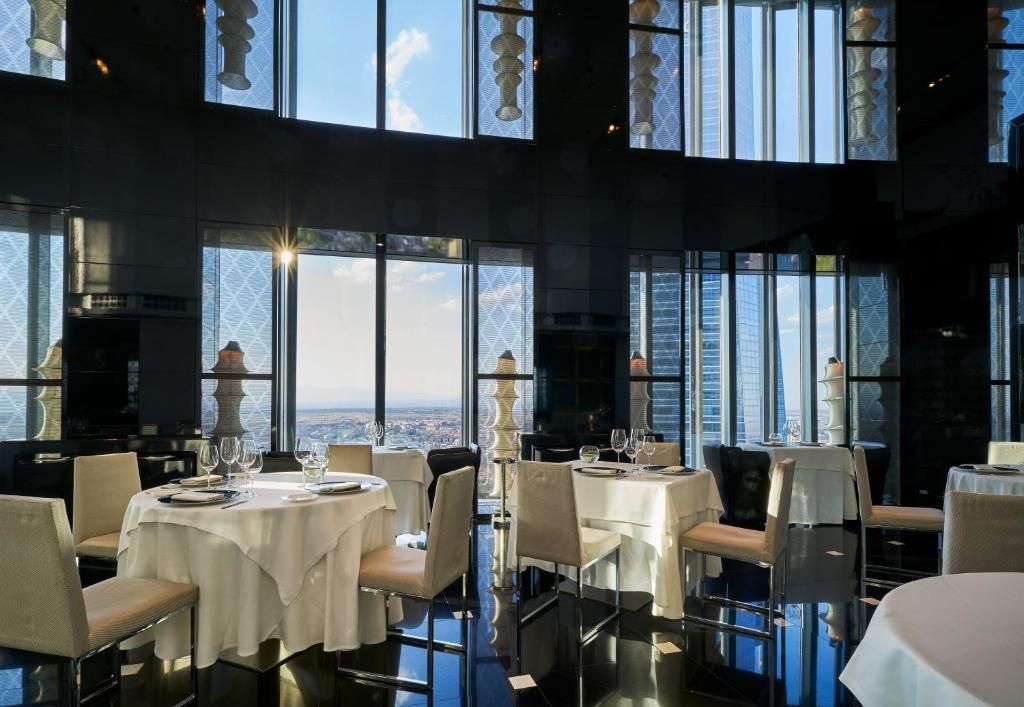 Eurostars Madrid Tower фото 40