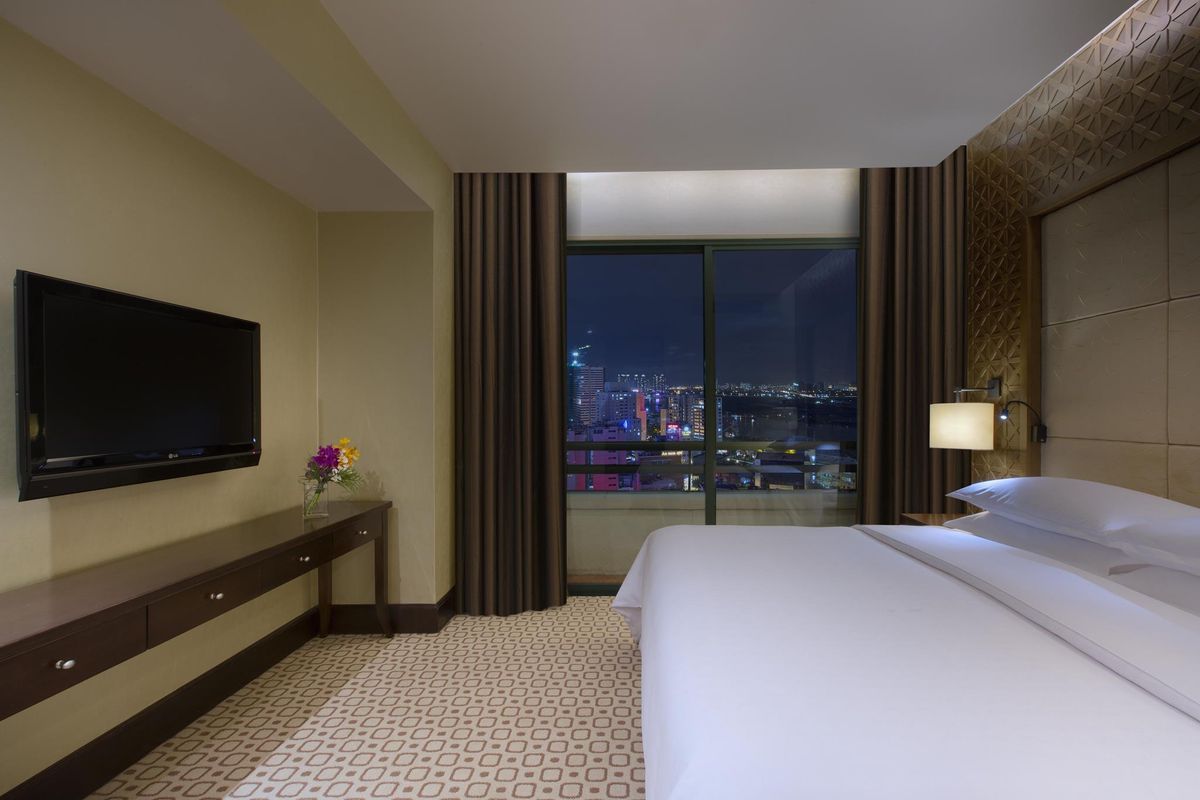 Sheraton Saigon Hotel & Towers фото 16