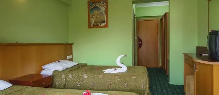 Фото отеля Larissa Inn