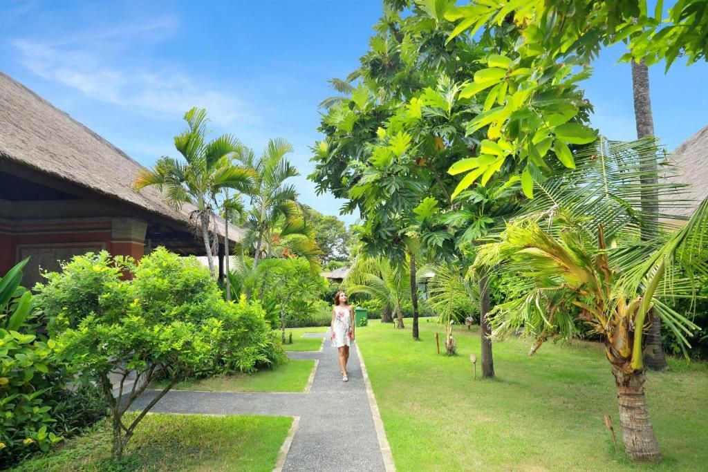 Legian Beach Hotel фото 49