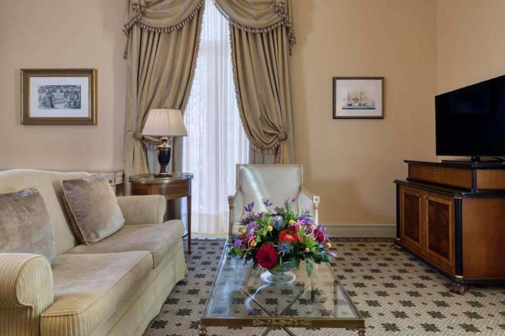 Hotel Grande Bretagne, a Luxury Collection Hotel фото 31