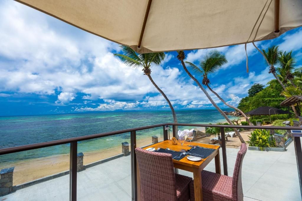 Coco De Mer & Black Parrot Suites фото 73