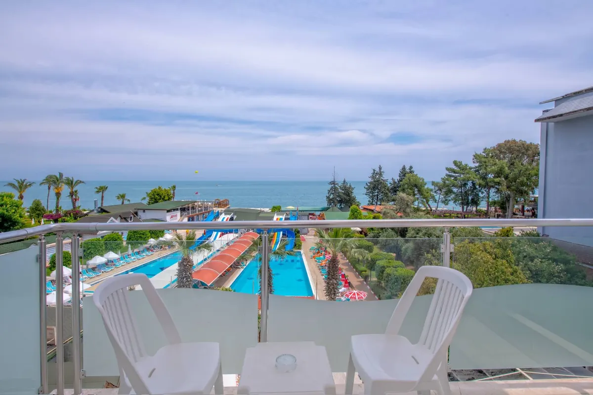 Lims Bona Dea Beach Hotel фото 5