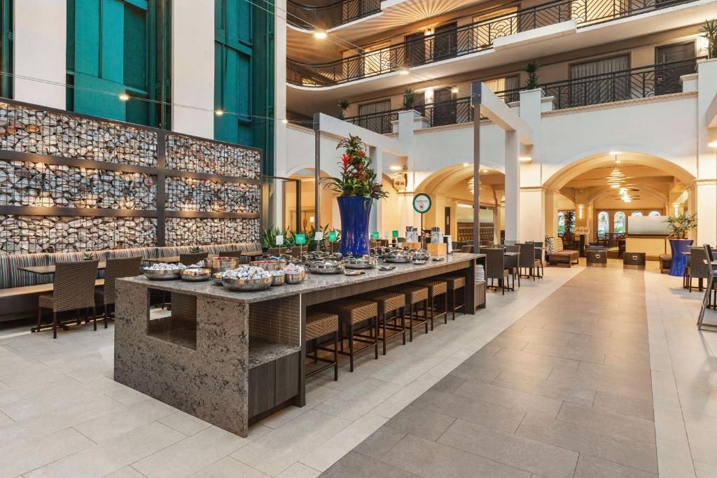 Embassy Suites by Hilton Miami International Airport фото 57