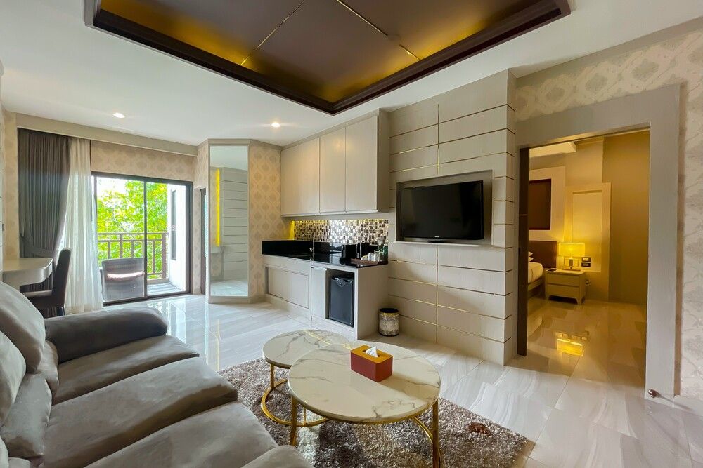 Quality Resort and Spa Patong Beach фото 61
