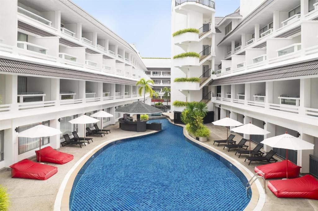 Radisson RED Phuket Patong Beach фото 43