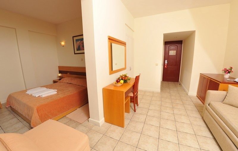 CNic Hellinis Hotel фото 29