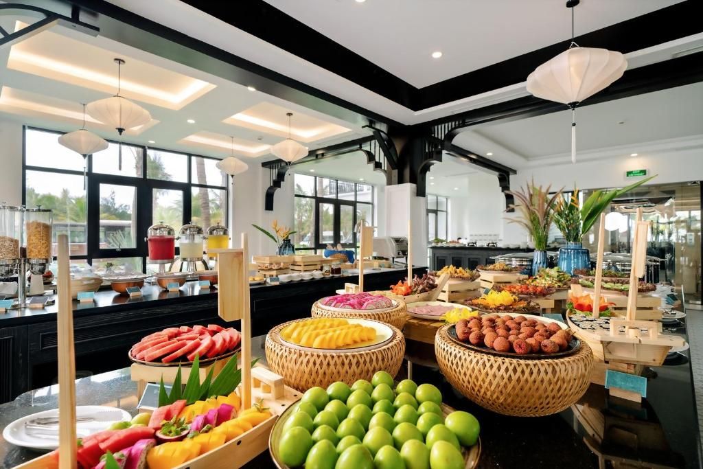 Bliss Hoi An Beach Resort & Wellness фото 54