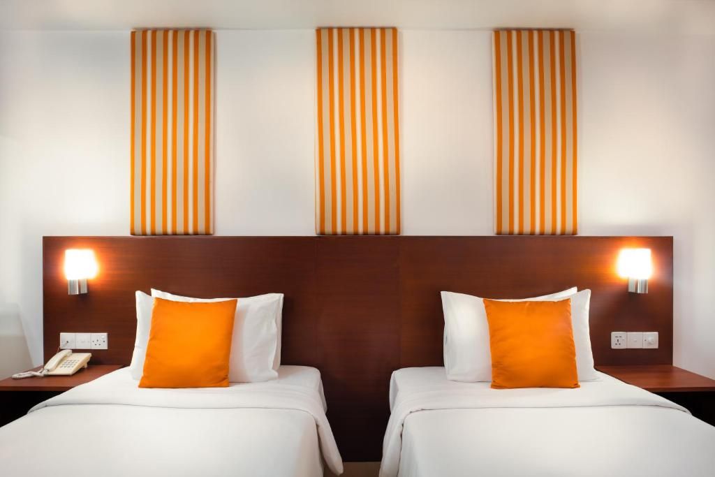 Camelot Beach Hotel фото 3