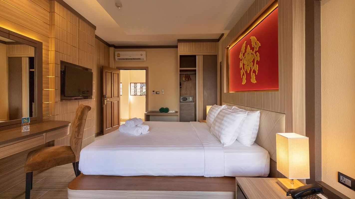Quality Resort and Spa Patong Beach фото 3