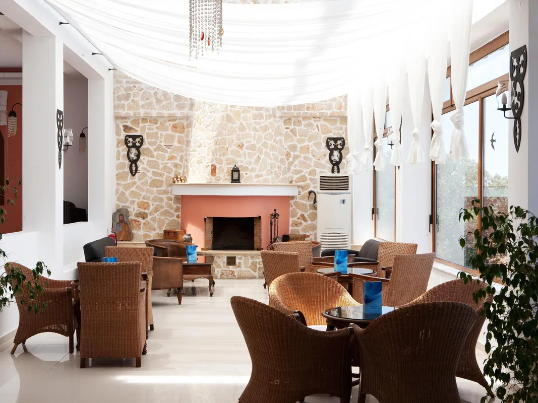 Alia Palace Hotel & Villas фото 16