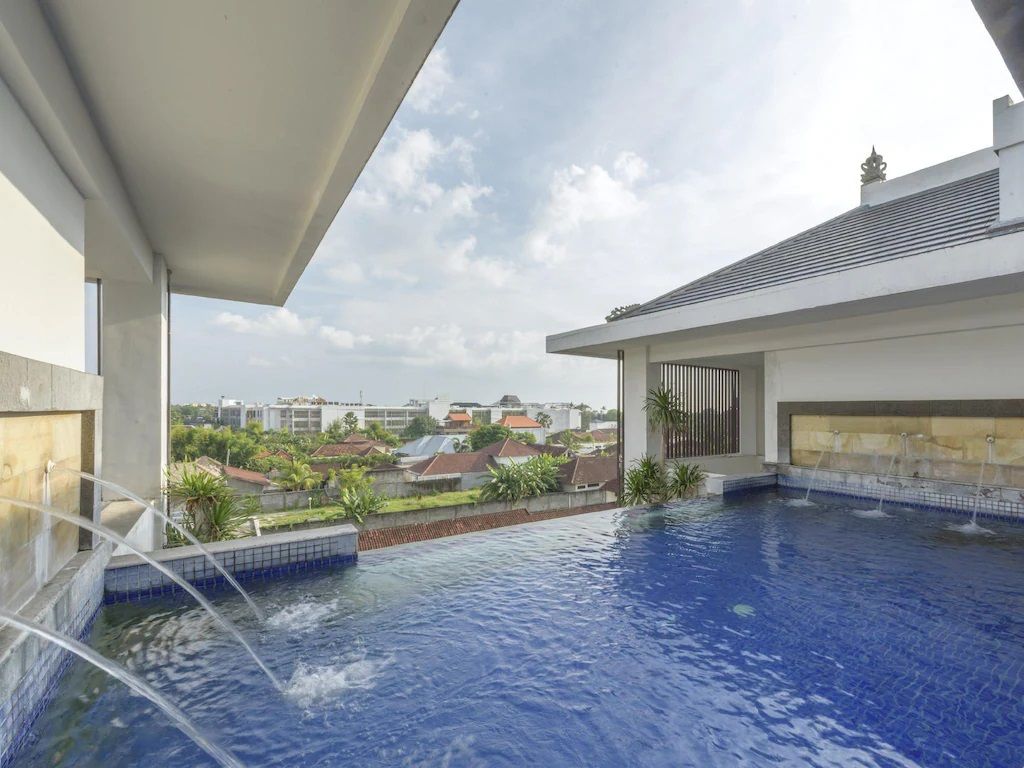 Harris Hotel Seminyak фото 1