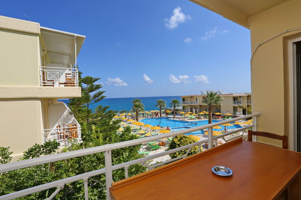Eri Beach & Village Hotel фото 49