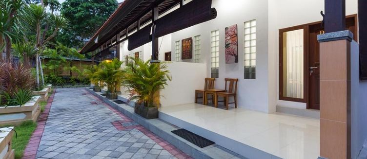 Фото отеля Kubal Villa and Living Seminyak