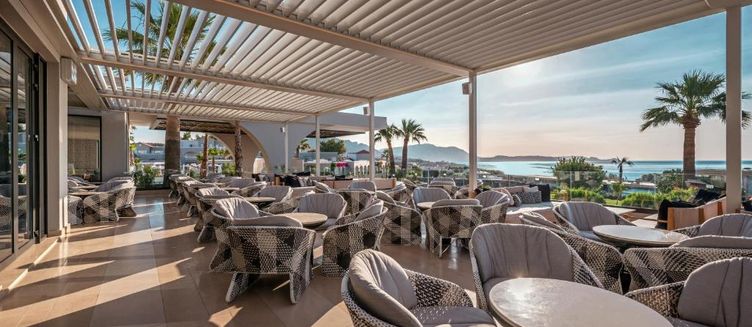 Фото отеля Mitsis Rodos Village Beach Hotel & Spa