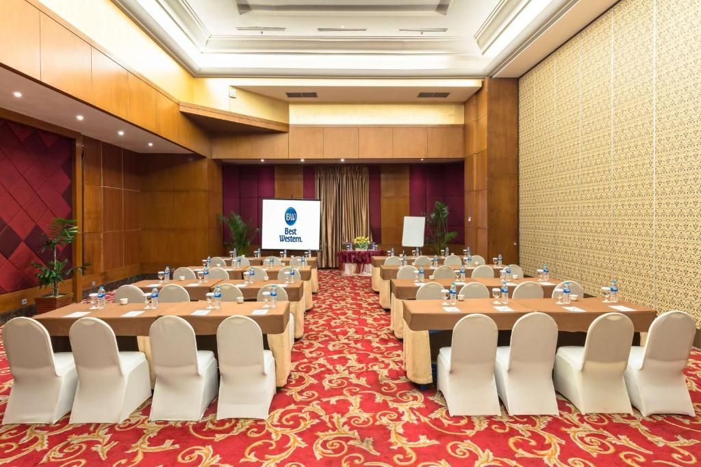 Best Western Mangga Dua Hotel and Residence фото 48