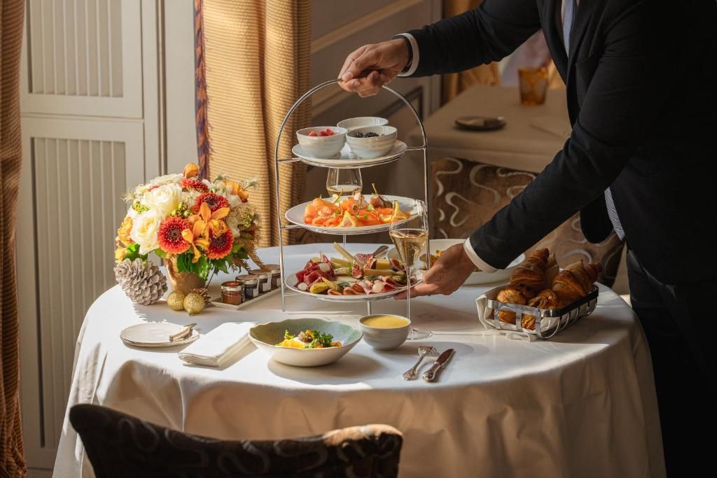 Гостиница «Beau Rivage Geneva» фото 47