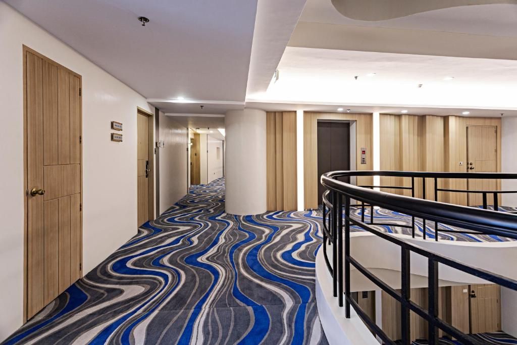 Sarrosa International Hotel and Residential Suites - Multiple Use Hotel фото 29