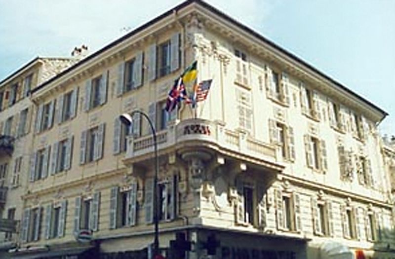 Qualys-Hotel Nice Centre Le Seize фото 5